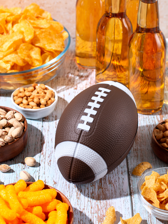 10 Must-Have Snacks For A Great Super Bowl Party
