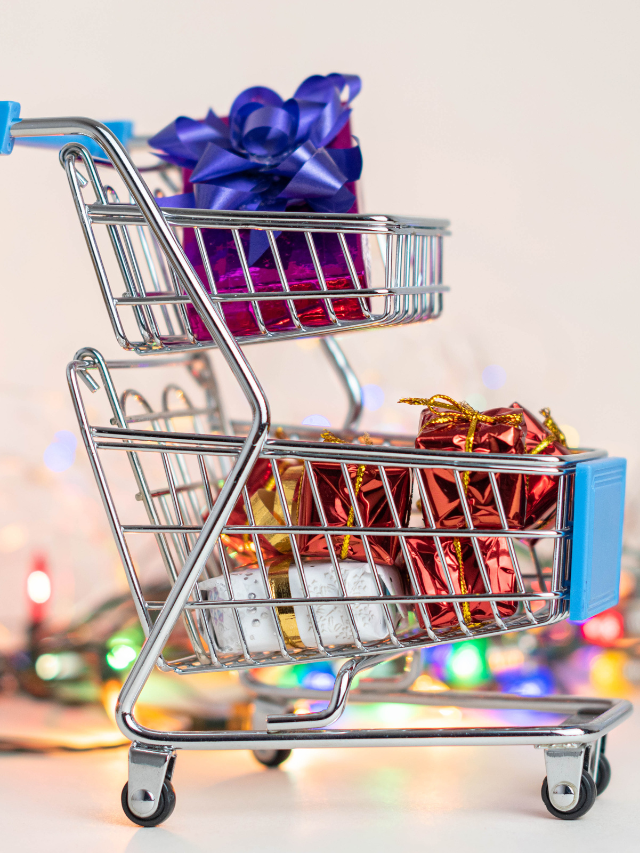 5 Valentine’s Day Gifts You Can Find at The Thrift Store